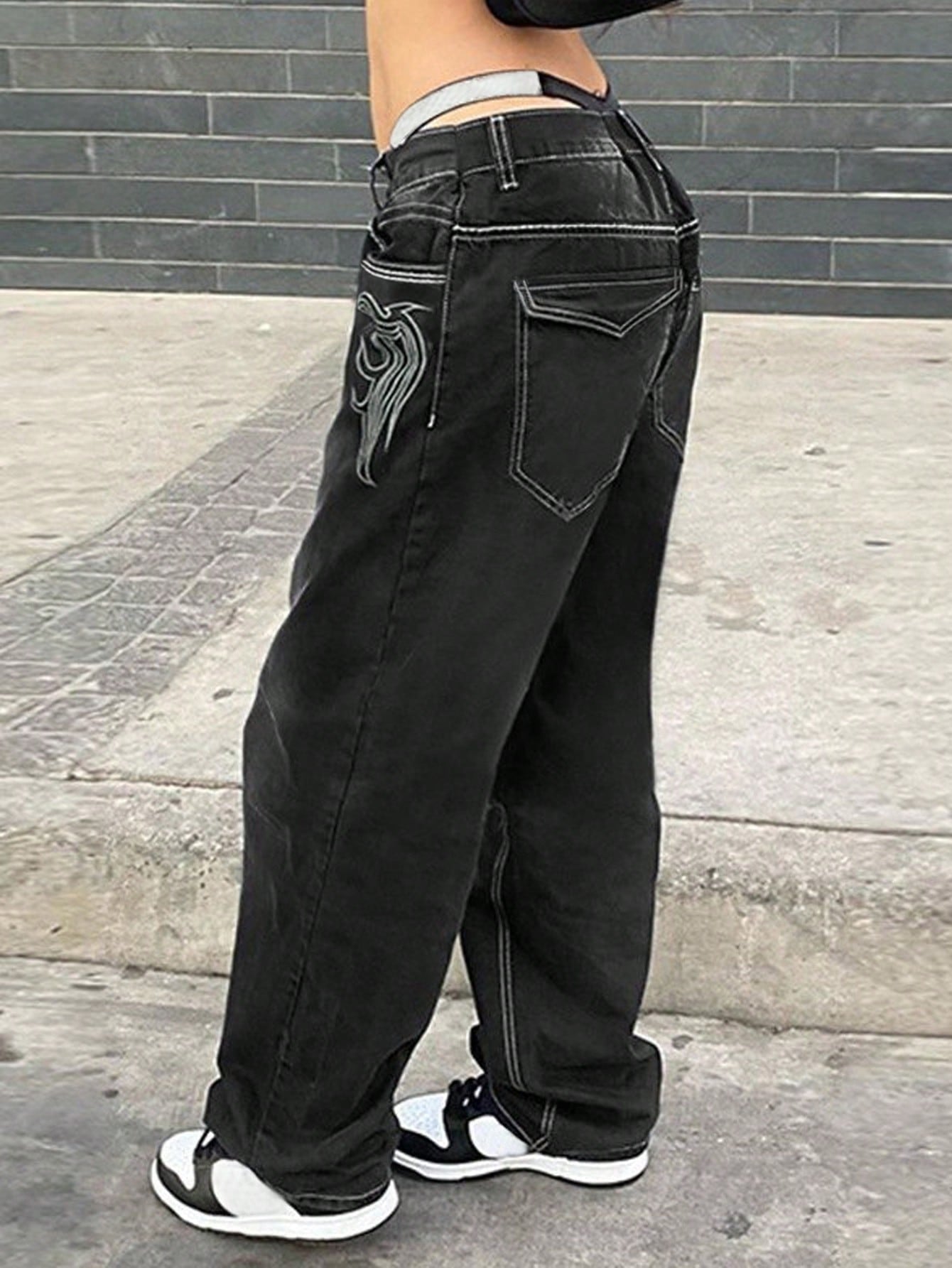 Women'S Slim Embroidered Black Straight Leg Pants