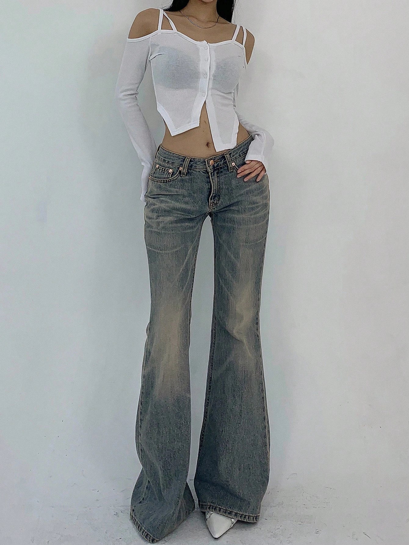 DAZY Women Casual Low-Rise Flare Leg Washed Denim Jeans Y2K Streetwear